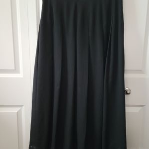Emma James Large Pleated Skirt